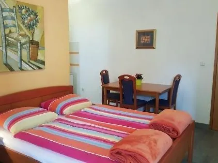 Studio In With Balcony, Wifi, Washing Machine