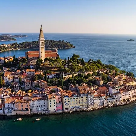 Studio In With Balcony, Wifi, Washing Machine Rovinj